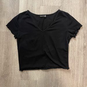 black v neck crop top